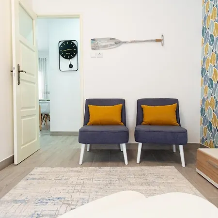 73 Rodrigues Family House *